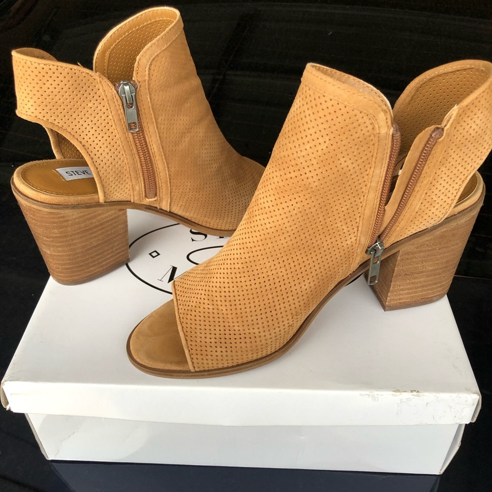 💛🤎STEVE MADDEN ANKLE BOOTIES 🤎💛